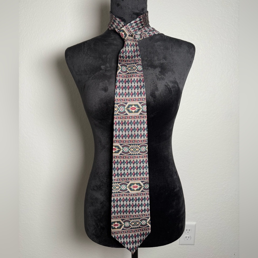 Vintage Oscar de la Renta 100% Silk Geometric Tie
